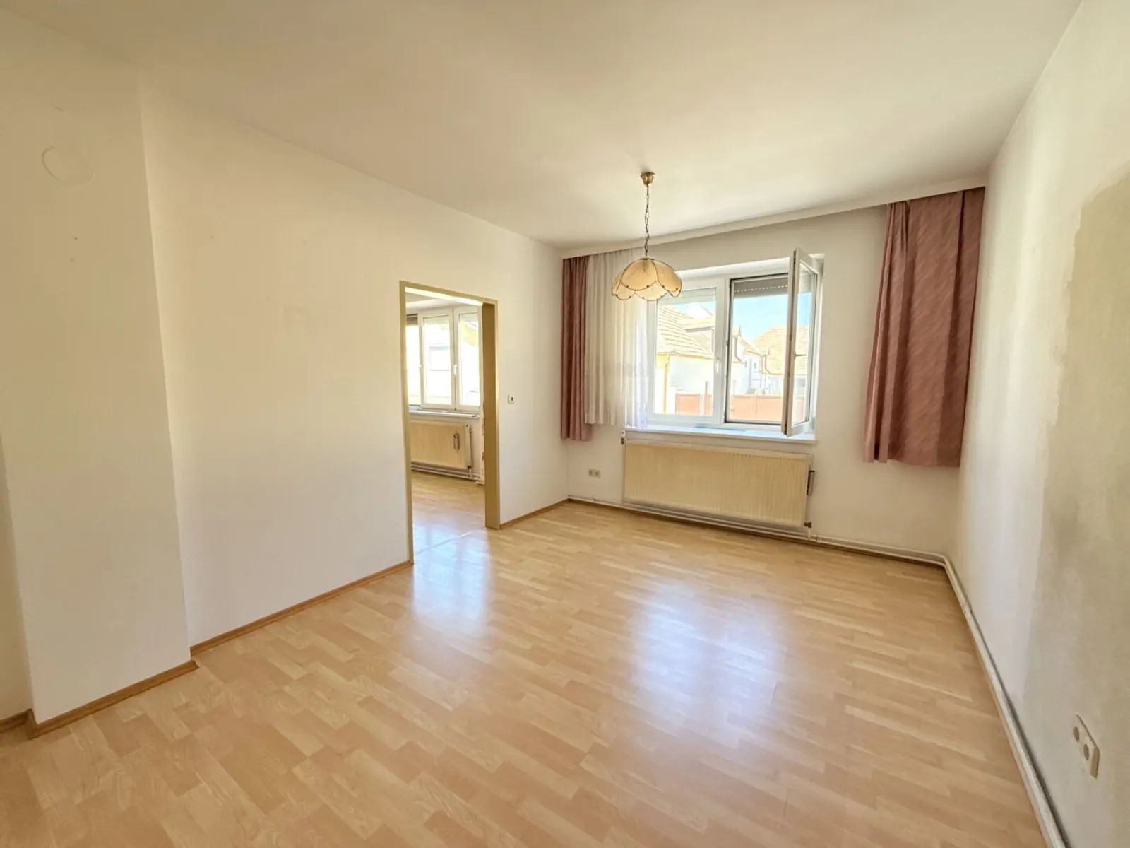 Zwischen Weinbergen und Neusiedler See - Großzügiges Wohnhaus mit 2 Wohneinheiten, Innenhof & viel Nutzfläche - 7/8