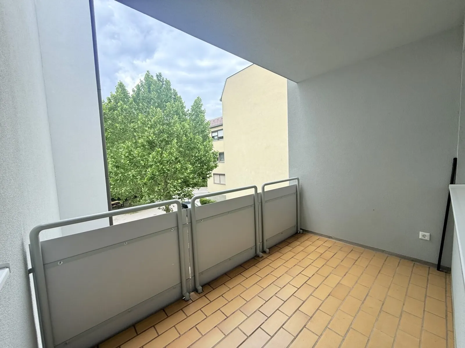 Helle 3-Zimmer-Wohnung mit Loggia, Stellplatz & Aufzug in attraktiver Lage von Eisenstadt - 7/8
