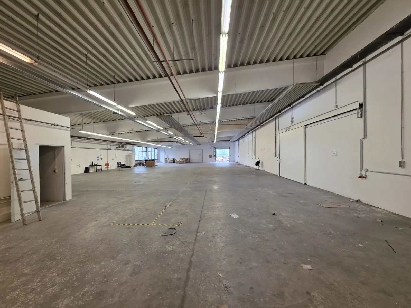 Lagerhalle / Produktionshalle mit 6 m Hallenhöhe, Verladerampe und 24/7-Zufahrt zu vermieten - 8/8